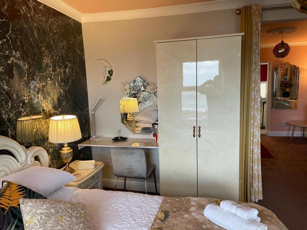 "The Italian" Seafront Apartment Eastbourne Ngoại thất bức ảnh