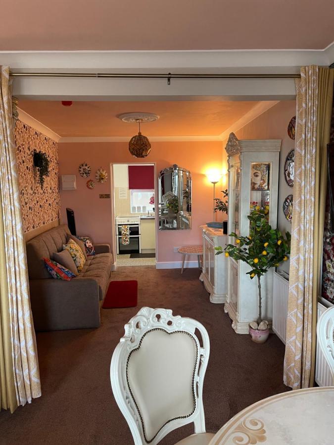 "The Italian" Seafront Apartment Eastbourne Ngoại thất bức ảnh