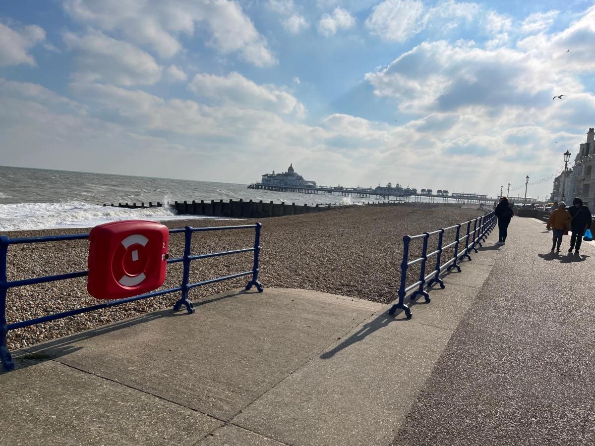 "The Italian" Seafront Apartment Eastbourne Ngoại thất bức ảnh