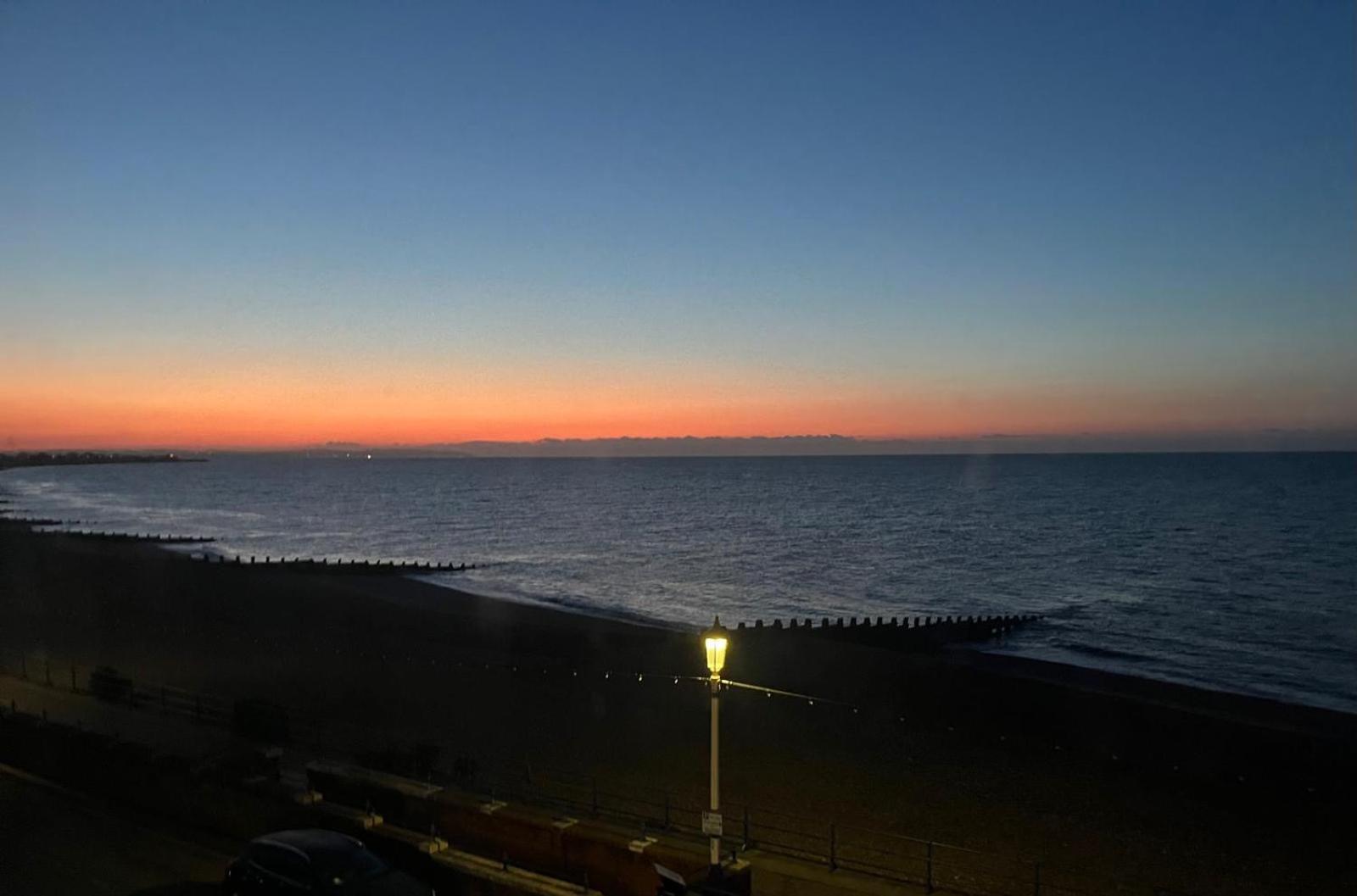 "The Italian" Seafront Apartment Eastbourne Ngoại thất bức ảnh